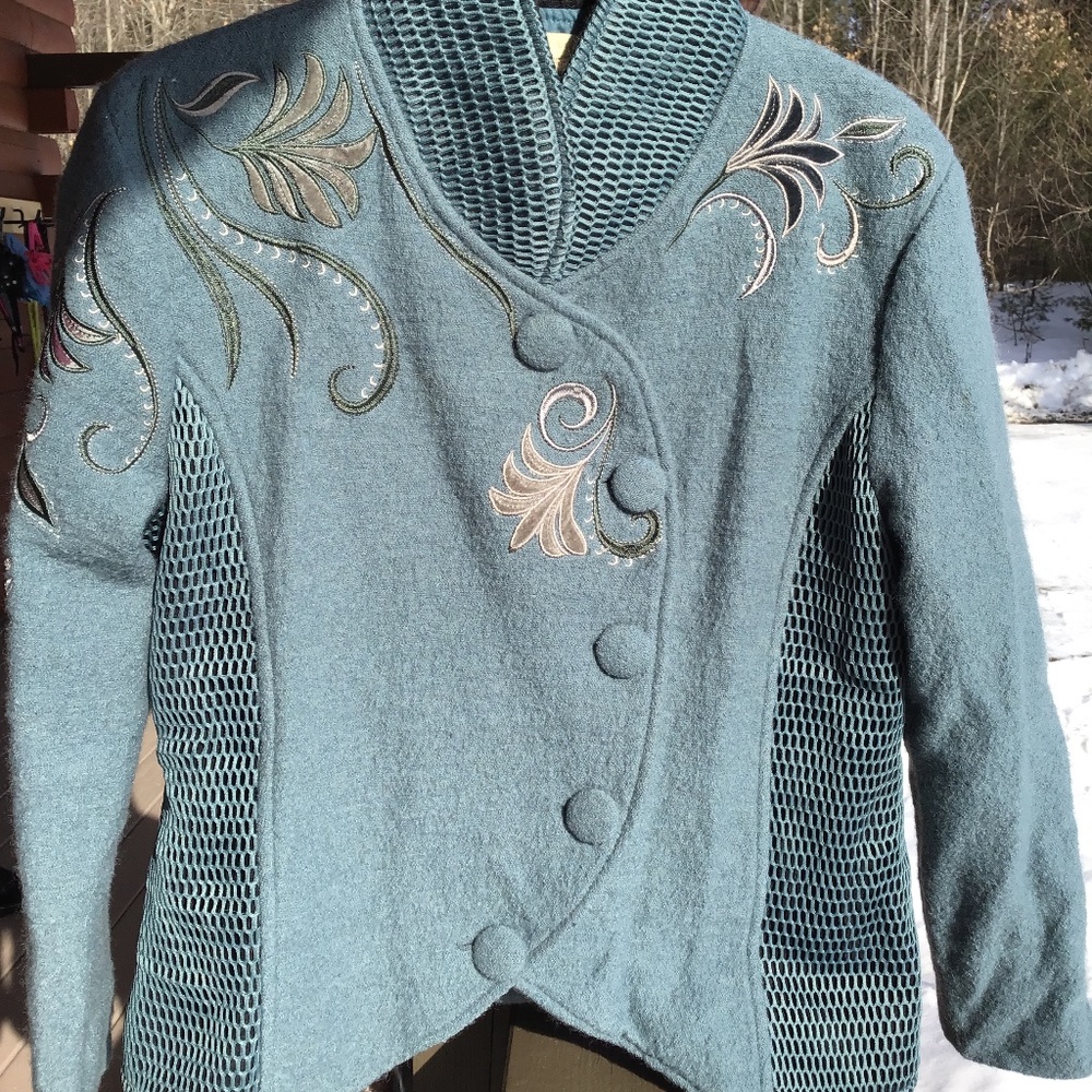 Stylish Wool Jacket - image 1